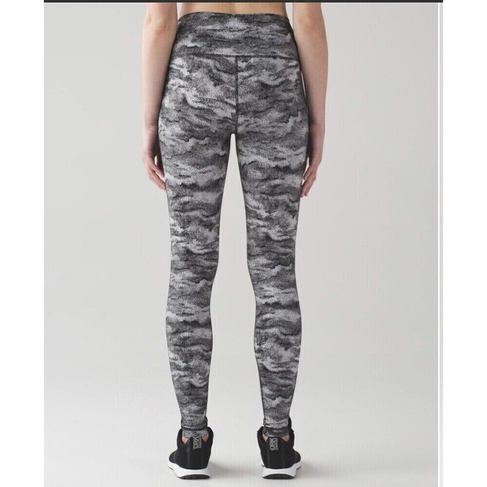 Lululemon Womens Wunder Under Hi-Rise Tight Sz 2 Black Hazy Days Luon